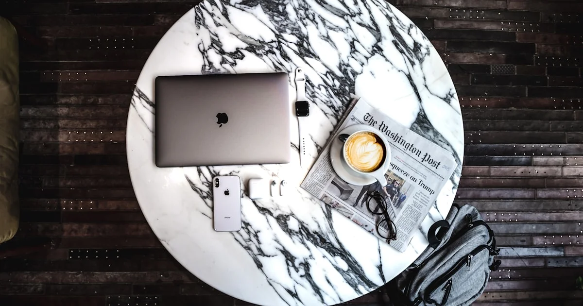 8 Tendenze Social Media 2026: Chi Sale e Chi Scende