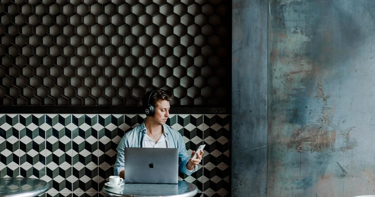 Analisi Competitiva AI: Conosci i Tuoi Rivali in 5 Minuti